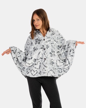 PONCHO DE MUJER EN TEJIDO POLAR ESTAMPADO